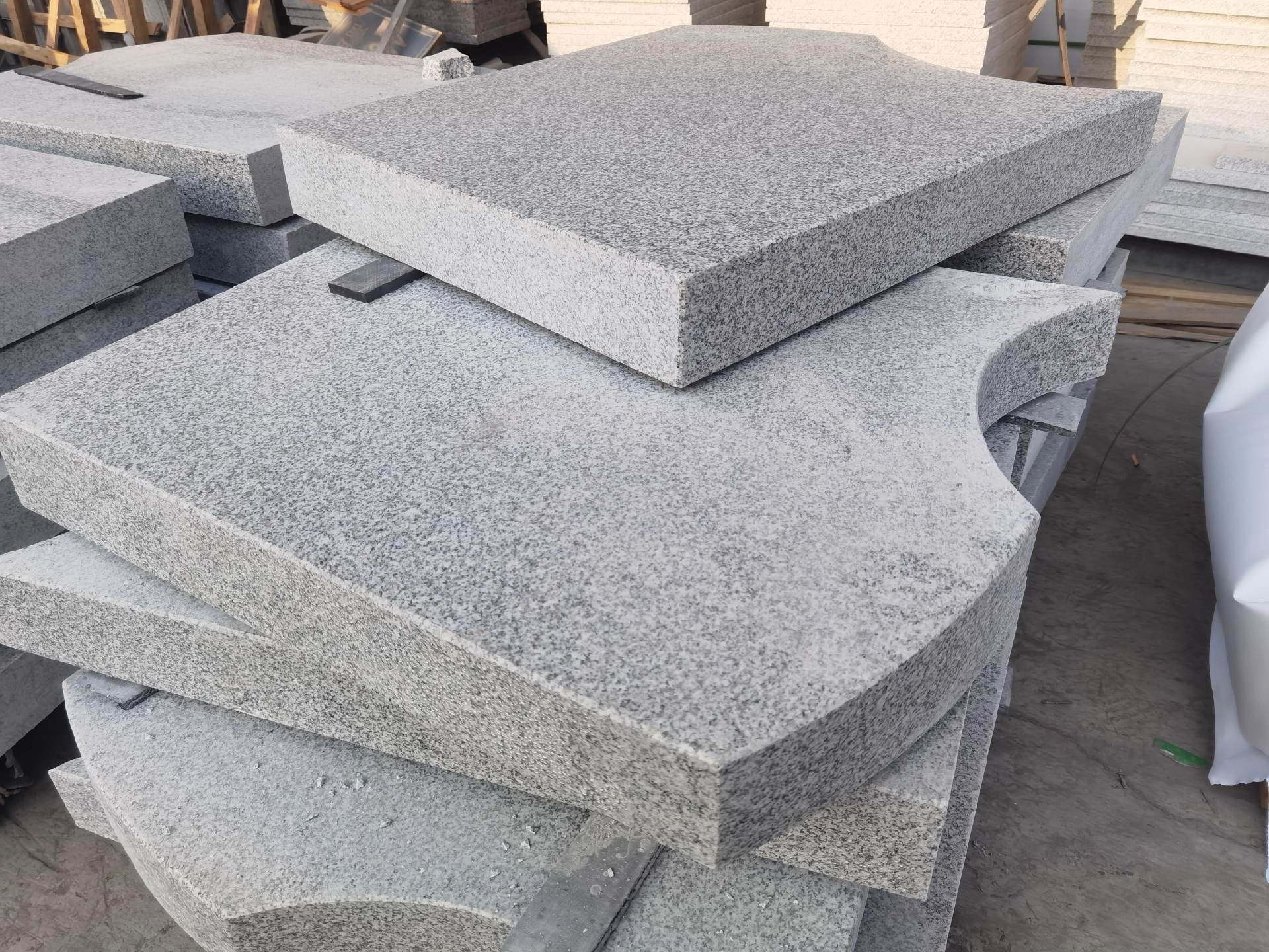 山東白麻石材廠家供應(yīng)外墻干掛(圖5)